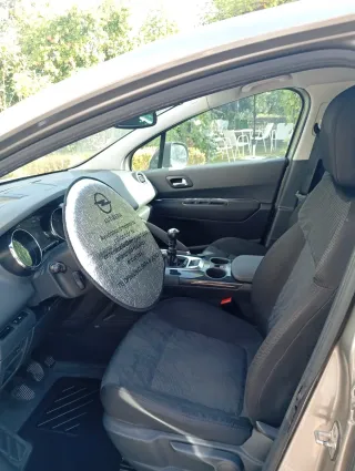 Peugeot 3008 2011