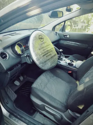Peugeot 3008 2011
