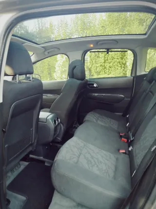 Peugeot 3008 2011
