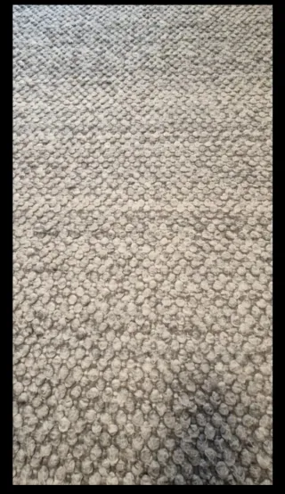 Alfombra gris. Urge x mudanza