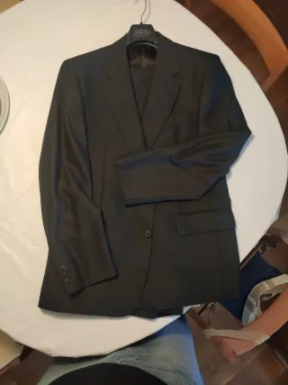 Traje de caballero gris talla 46