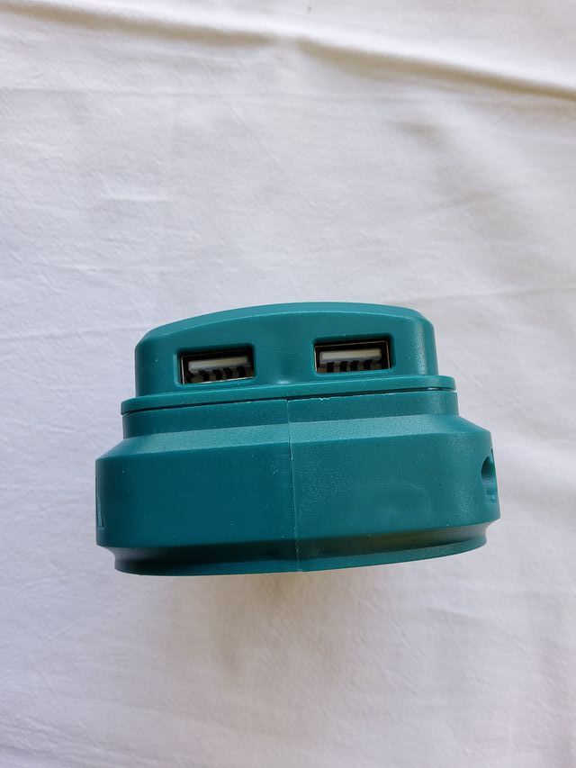 Linterna LED y Cargador USB para Batería Makita