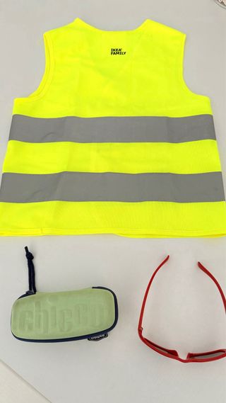 Chaleco seguridad niño y gafas sol