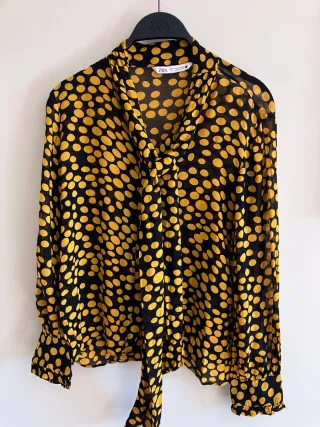 Camisa estampada de Zara.