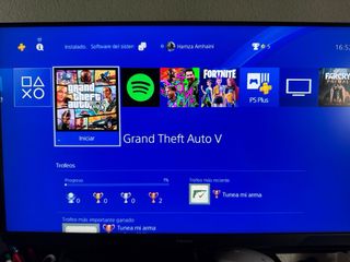 PS4 800GB con 3 mandos