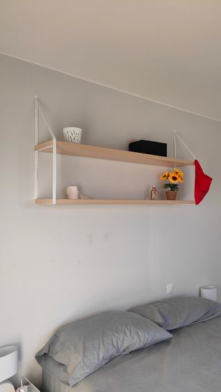 2 Estanterías de pared madera y metal