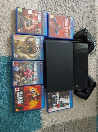 PS4 (PlayStation 4) Negra + 6 Juegos