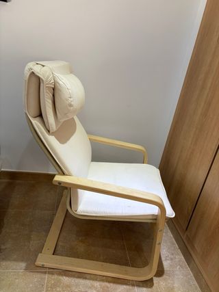 Sillón balancín madera y tela beige