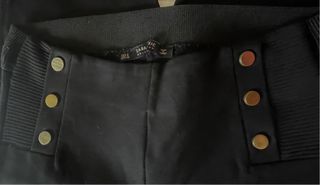 ZARA Leggings negros con botones dorados