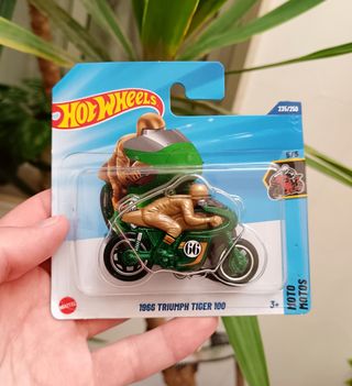 Hot Wheels 1966 Triumph Tiger 100 TH
