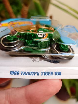 Hot Wheels 1966 Triumph Tiger 100 TH