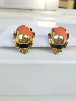 Pendientes vintage ORENA dorados esmalte coral 