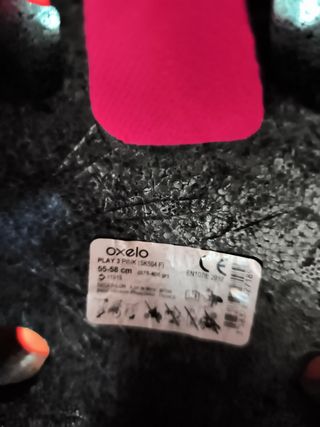 Casco y protecciones patinaje rosa