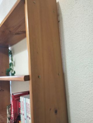 Estantería pequeña de madera