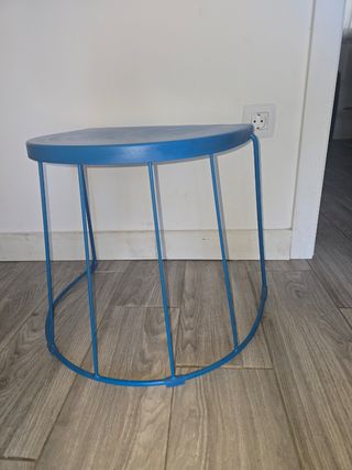 Mesa auxiliar metálica azul