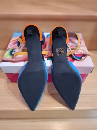 Zapatos de tacón mujer azul y naranja