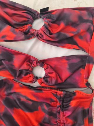 Vestido largo rojo y morado con aberturas