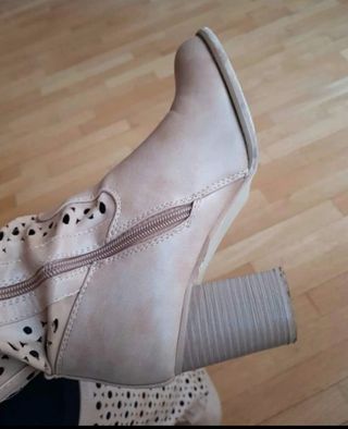 Stivali donna beige traforati