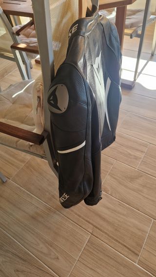 Se vende chaqueta DAINESE