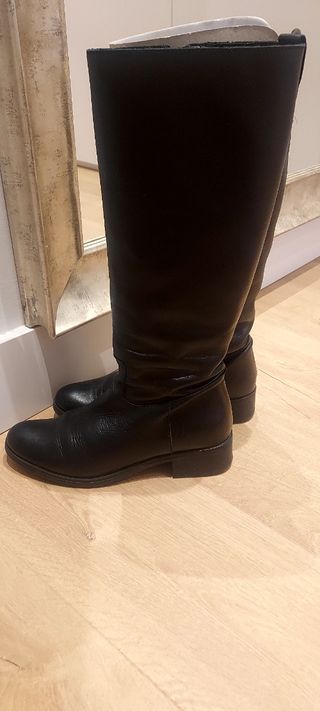 Botas altas negras de piel