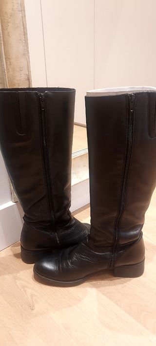 Botas altas negras de piel