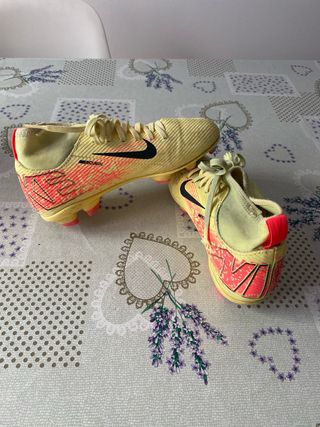 Botas de fútbol Nike Mercurial Amarillas Talla 32