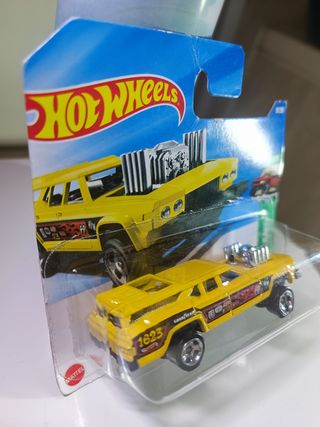 CRUISER BUISER 1/64 HOTWHEELS 