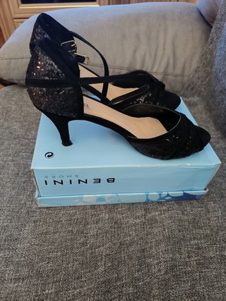 Sandalias BENINI Negras con Dorado