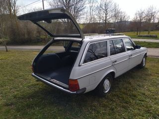 Mercedes-Benz W123 1982