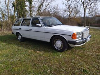 Mercedes-Benz W123 1982