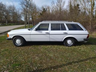 Mercedes-Benz W123 1982