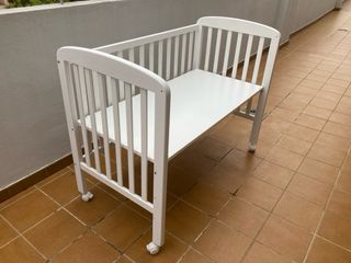 Cuna de madera 120x60 cm mas colchón y sabanas