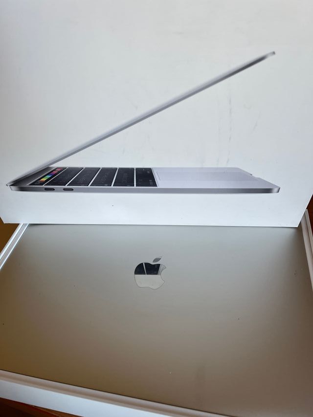 MacBook Pro 2019 Touch Bar grigio siderale