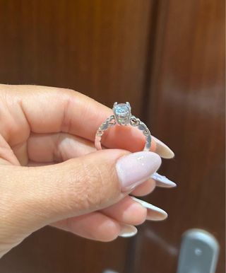 Anillo de plata solitario