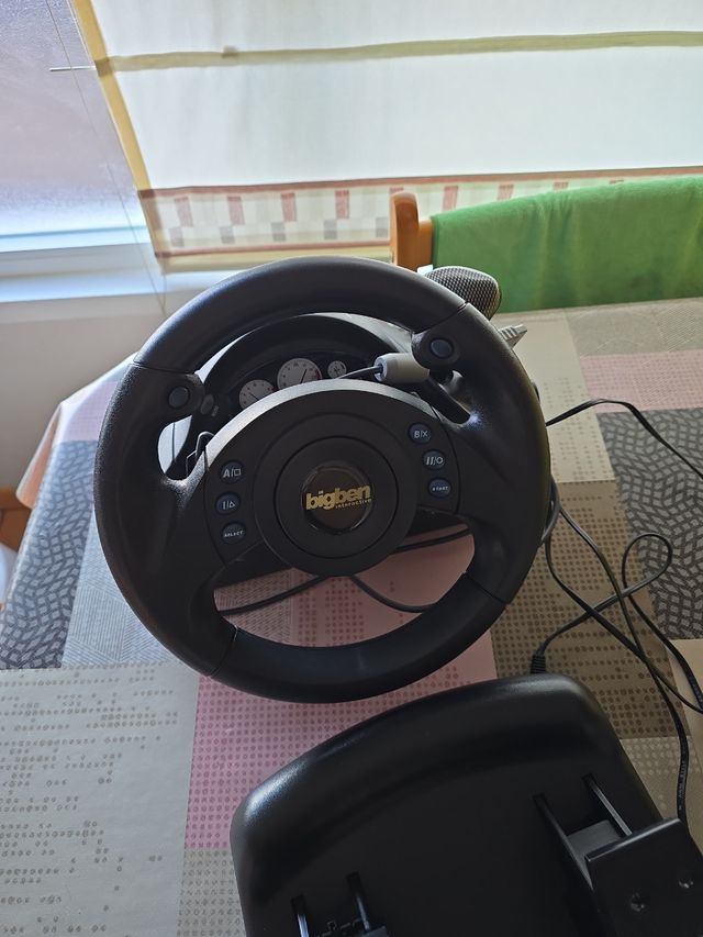 Volante y Pedales PS1 Bigben