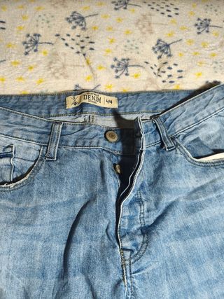 Pantalones vaqueros Denim azules desgastados