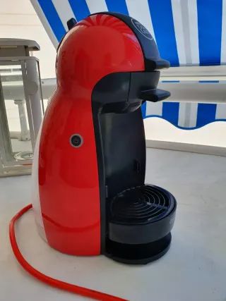 Cafetera Dolce Gusto Roja