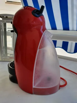 Cafetera Dolce Gusto Roja