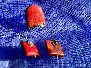 Conjunto Plata y Coral Rojo