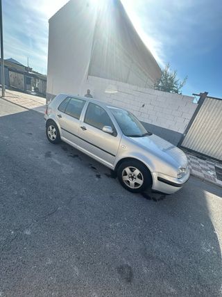Volkswagen Golf 2000