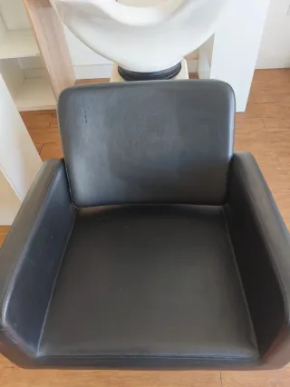 Se vende mobiliario de peluquería.
Precio negociab