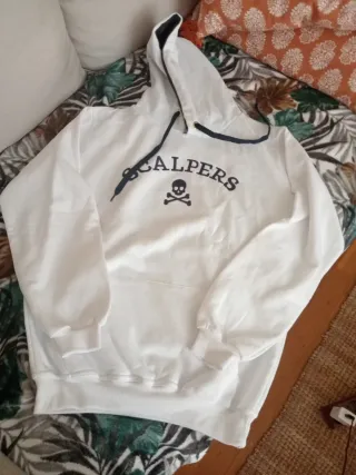 No rebajo mas. Sudadera Scalpers Blanca y Negra Nu