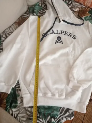 No rebajo mas. Sudadera Scalpers Blanca y Negra Nu