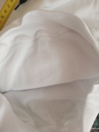 No rebajo mas. Sudadera Scalpers Blanca y Negra Nu