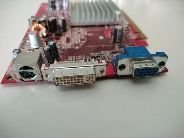 Tarjeta Gráfica ASUS Radeon X1550 PCI-E