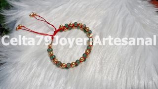 Pulsera artesanal cuarzo verde y cuentas doradas