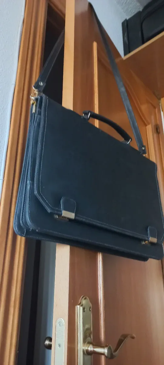 Cartera portadocumentos negra