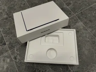 ***Caja vacía*** MacBook Air 13" M4 