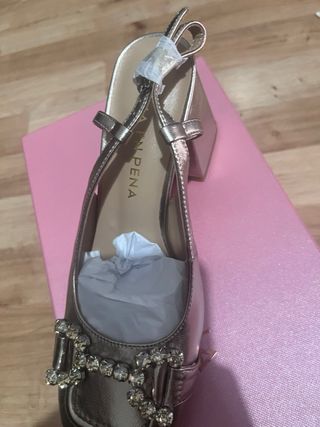 Zapatos Alma en Pena bronce con pedrería