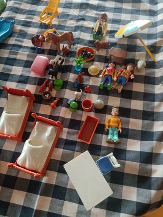 Lote de piezas y figuras Playmobil